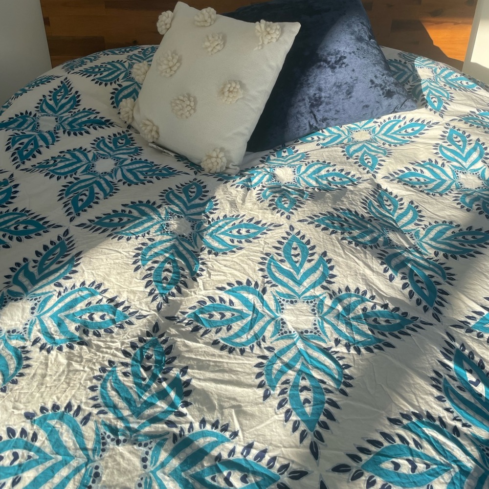 John Robshaw Queen Duvet Cover and One Pillowcase